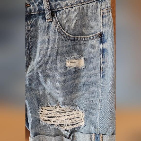 Distressed Light Blue Denim Shorts - Picture 5 of 6